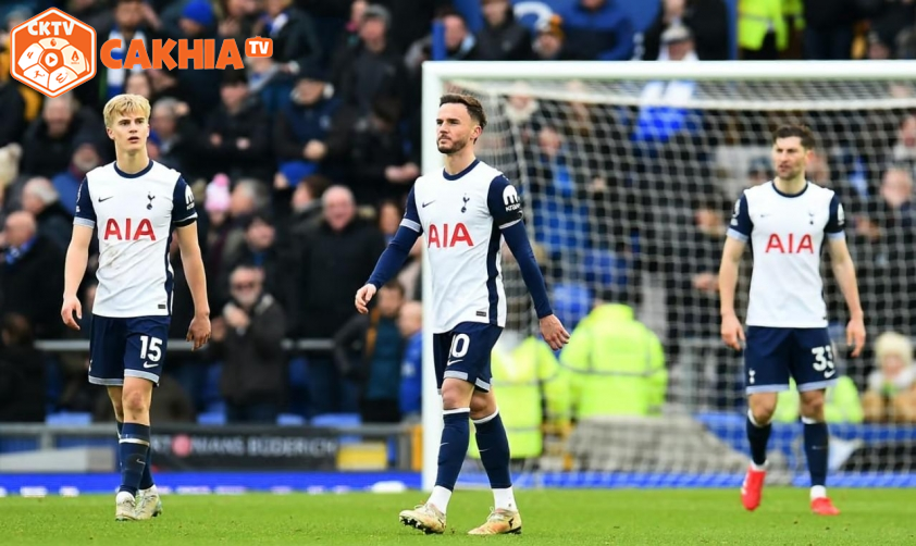 Tottenham đang chạm đáy của cả phong độ lẫn tinh thần đội bóng.